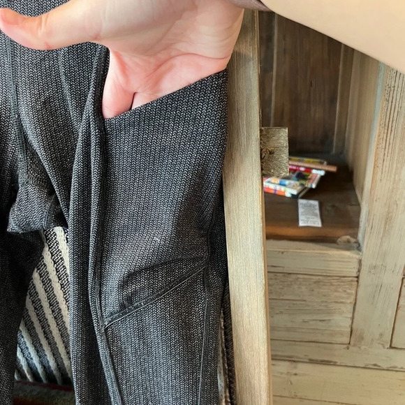 Lululemon women’s speed up tight 28” size 6 - Picture 5 of 13